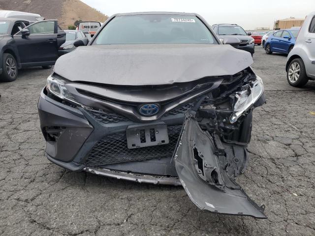 4T1G31AK2LU519524 - 2020 TOYOTA CAMRY SE GRAY photo 5