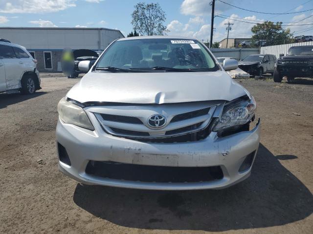 2T1BU4EE3BC703075 - 2011 TOYOTA COROLLA BASE Արծաթագույն լուսանկար 5