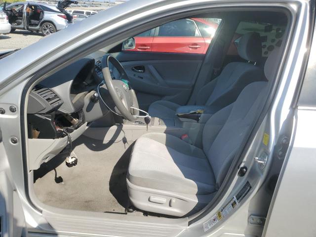 4T4BF3EK7BR153605 - 2011 TOYOTA CAMRY BASE Silber Foto 7