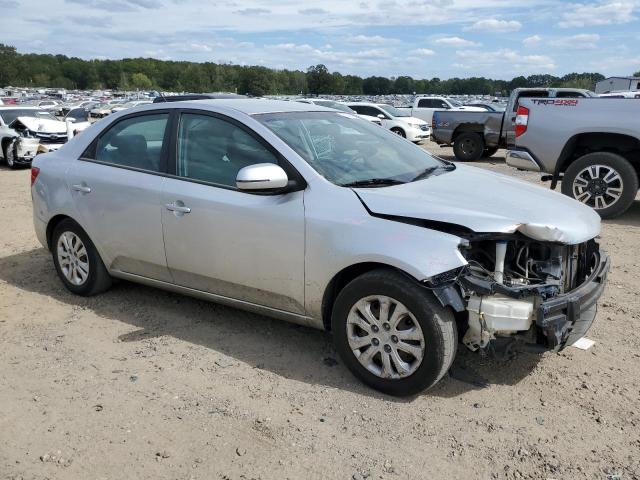 KNAFU4A29D5731246 - 2013 KIA FORTE EX SILVER photo 4