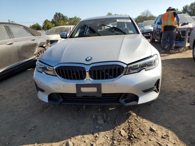 WBA5R7C59KAJ83887 - 2019 BMW 330XI SILVER photo 5