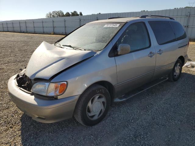 2002 TOYOTA SIENNA LE, 