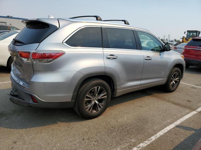 5TDKKRFH4GS145893 - 2016 TOYOTA HIGHLANDER XLE ვერცხლისფერი ფოტო 3