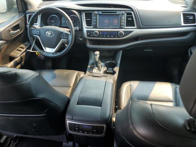 5TDKKRFH4GS145893 - 2016 TOYOTA HIGHLANDER XLE ვერცხლისფერი ფოტო 8