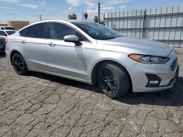 3FA6P0HD2KR201436 - 2019 FORD FUSION SE 银色 照片 4