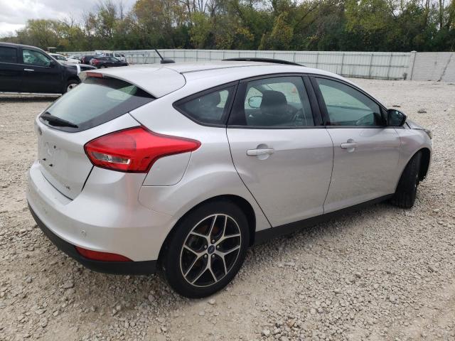 1FADP3M27JL258256 - 2018 FORD FOCUS SEL SILVER photo 3