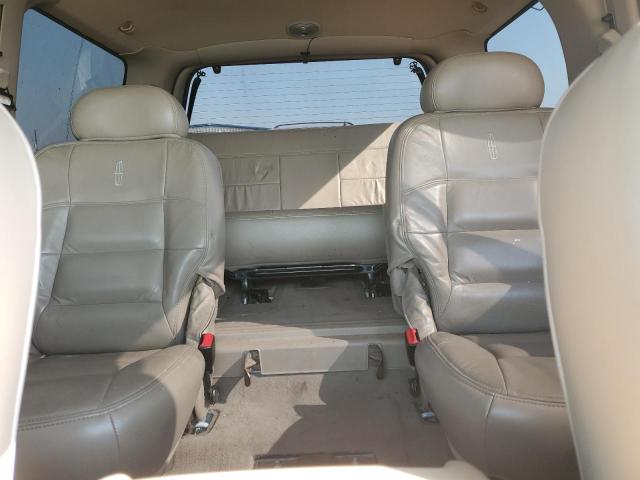 5LMFU28R82LJ15145 - 2002 LINCOLN NAVIGATOR WHITE photo 10