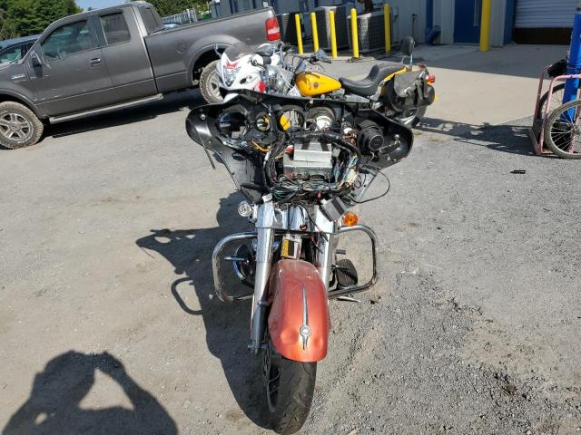 1HD1KB415BB666306 - 2011 HARLEY-DAVIDSON FLHX ORANGE photo 2