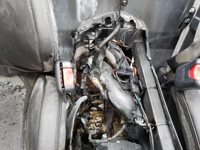 MI0008A342K050214 - 2014 CAN-AM COMMANDER GRAY photo 9