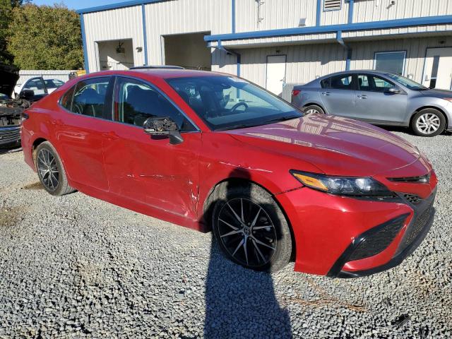 4T1G11AK6PU088813 - 2023 TOYOTA CAMRY SE NIGHT SHADE RED photo 4