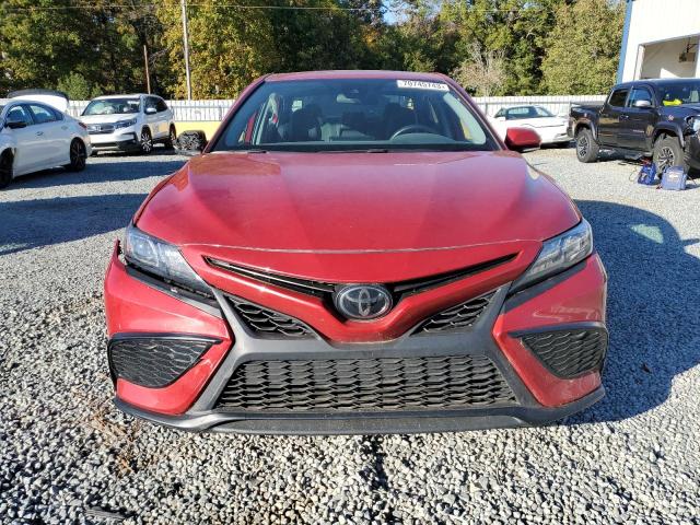 4T1G11AK6PU088813 - 2023 TOYOTA CAMRY SE NIGHT SHADE RED photo 5