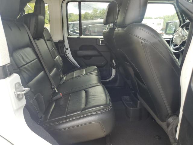 1C4HJXEG9JW131781 - 2018 JEEP WRANGLER UNLIMITED SAHARA WHITE photo 11