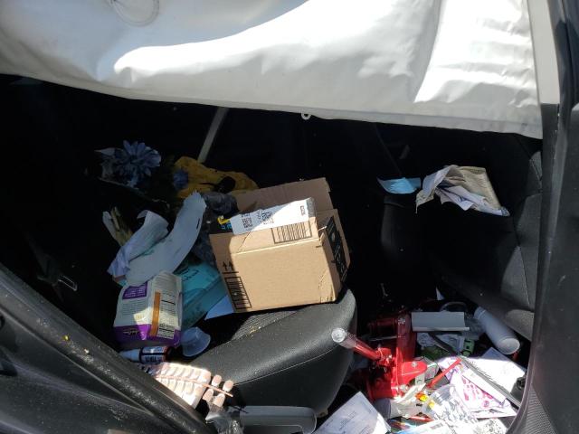 2T3ZFREV8JW460826 - 2018 TOYOTA RAV4 LE ნაცრისფერი ფოტო 11