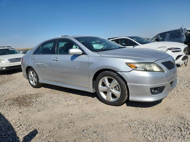 4T1BF3EK5BU661789 - 2011 TOYOTA CAMRY BASE Gri fotoğraf 4