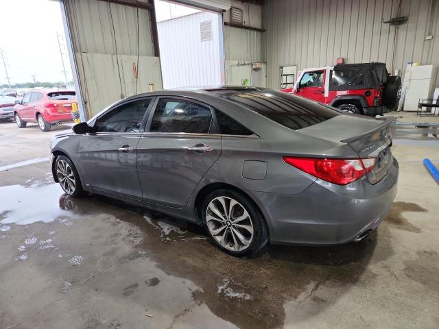 5NPEC4AB9DH595105 - 2013 HYUNDAI SONATA SE ნაცრისფერი ფოტო 2