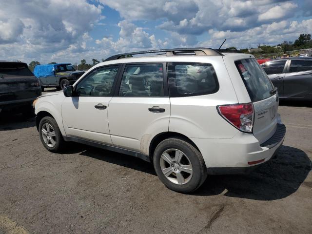 JF2SHABC0DG424937 - 2013 SUBARU FORESTER 2.5X Белый фото 2