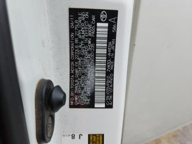 JTDKN3DU2B0301235 - 2011 TOYOTA PRIUS WHITE photo 12