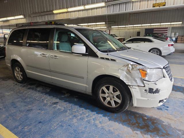 2A4RR5D16AR214571 - 2010 CHRYSLER TOWN & COU TOURING SILVER photo 4