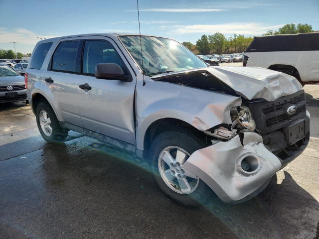 1FMCU9C78CKB94408 - 2012 FORD ESCAPE XLS 银色 照片 4