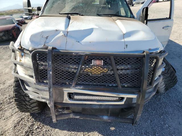 1GC1KYC8XBF229378 - 2011 CHEVROLET SILVERADO K2500 HEAVY DUTY LTZ WHITE photo 11