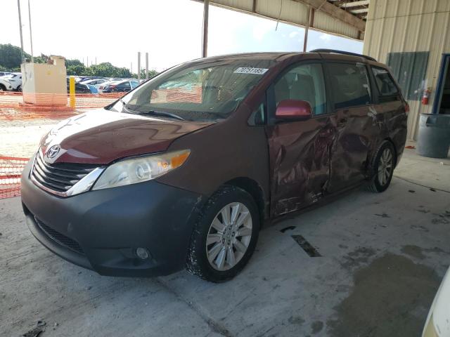2013 TOYOTA SIENNA LE, 