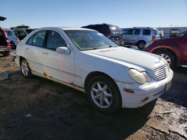 WDBRF61J82F203751 - 2002 MERCEDES-BENZ C 240 WHITE photo 4