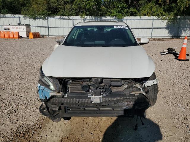 1N4BL4EW8KN301471 - 2019 NISSAN ALTIMA SL WHITE photo 5