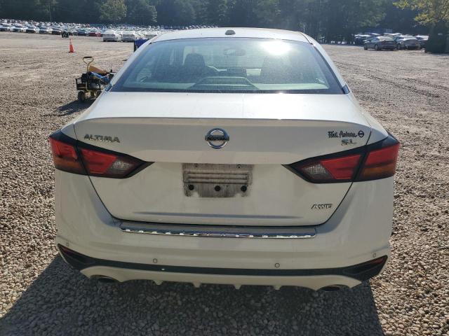 1N4BL4EW8KN301471 - 2019 NISSAN ALTIMA SL WHITE photo 6