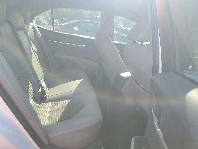 4T1B11HK5JU545389 - 2018 TOYOTA CAMRY L WHITE photo 10