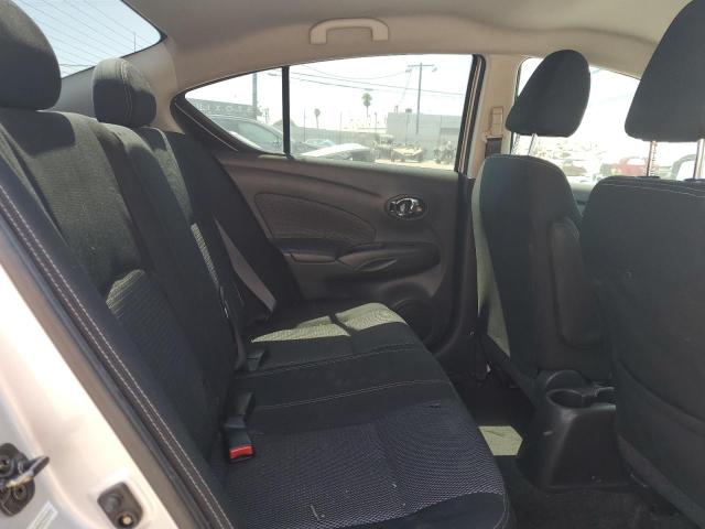 3N1CN7AP9KL859406 - 2019 NISSAN VERSA S SILVER photo 10