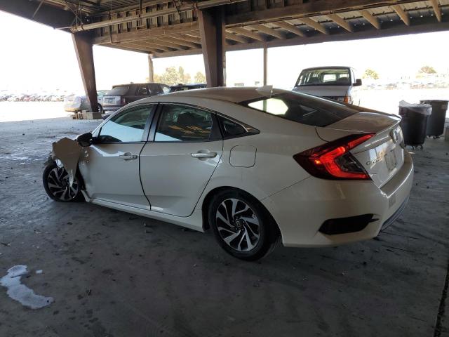 2HGFC2F81JH526291 - 2018 HONDA CIVIC EX WHITE photo 2