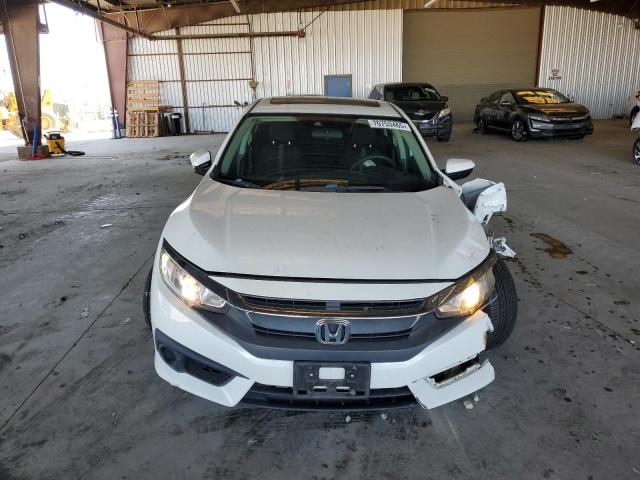 2HGFC2F81JH526291 - 2018 HONDA CIVIC EX WHITE photo 5