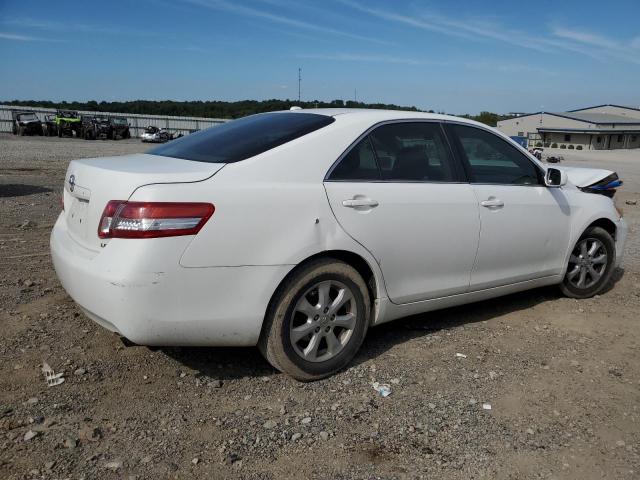 4T1BF3EK0BU658654 - 2011 TOYOTA CAMRY BASE WHITE photo 3