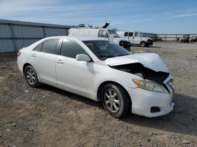 4T1BF3EK0BU658654 - 2011 TOYOTA CAMRY BASE WHITE photo 4