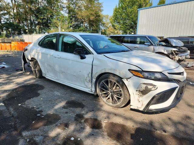 4T1G11AK7PU806904 - 2023 TOYOTA CAMRY SE NIGHT SHADE WHITE photo 4