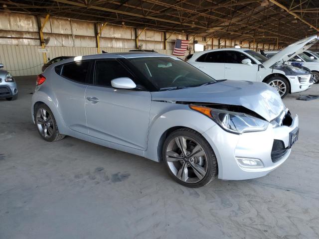 KMHTC6AD9HU320779 - 2017 HYUNDAI VELOSTER SILVER photo 4