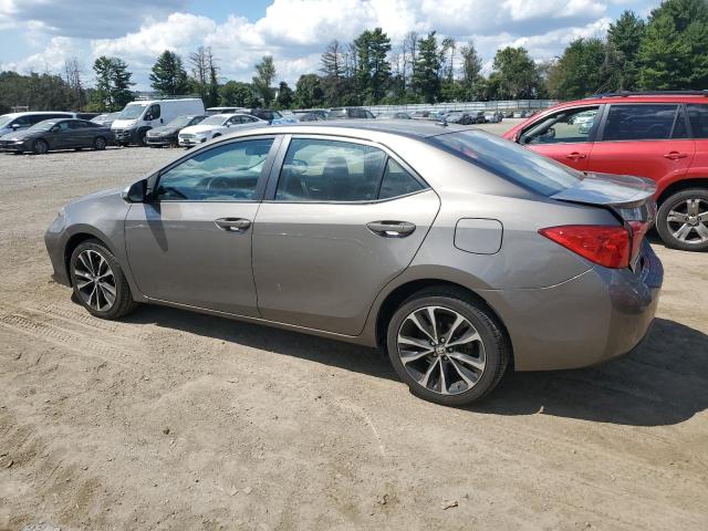 2T1BURHE7JC991996 - 2018 TOYOTA COROLLA L ნაცრისფერი ფოტო 2