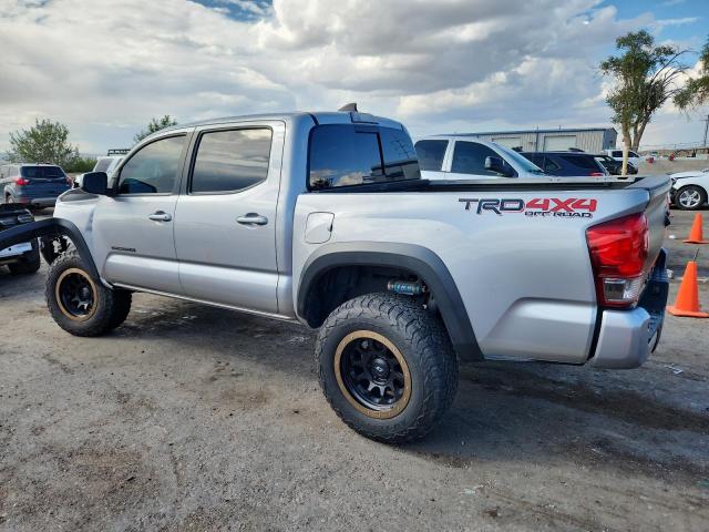 5TFCZ5AN8HX065546 - 2017 TOYOTA TACOMA DOUBLE CAB 银色 照片 2