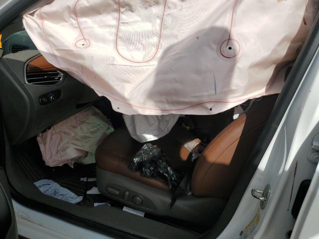 1G1ZD5ST2JF212499 - 2018 CHEVROLET MALIBU LT Ақ фото 7