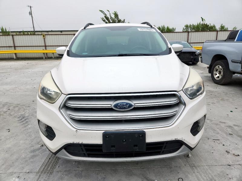 1FMCU0GD8JUB41799 - 2018 FORD ESCAPE SE WHITE photo 5