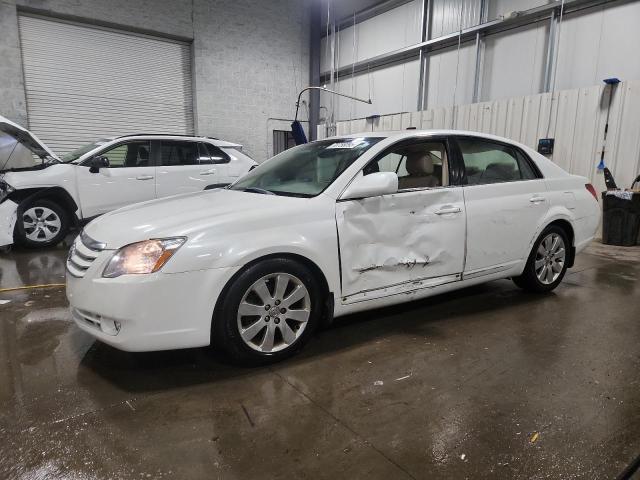 2006 TOYOTA AVALON XL, 