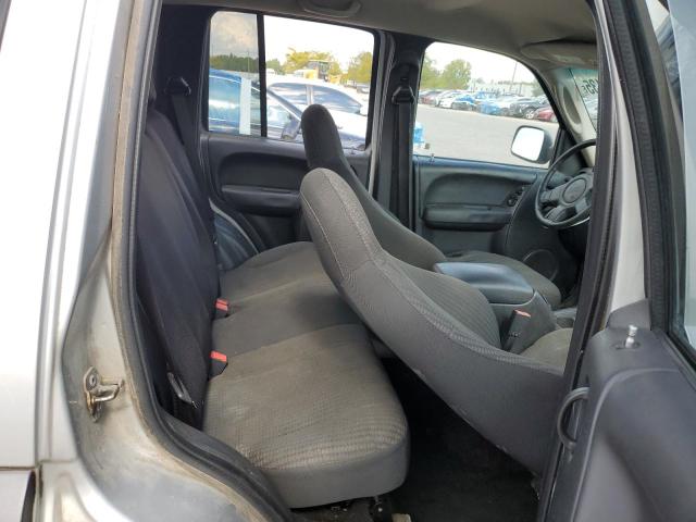 1J4GL48K94W327044 - 2004 JEEP LIBERTY SPORT SILVER photo 11