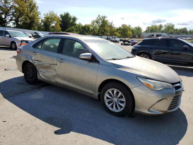 4T1BF1FK6FU971703 - 2015 TOYOTA CAMRY LE SILVER photo 4