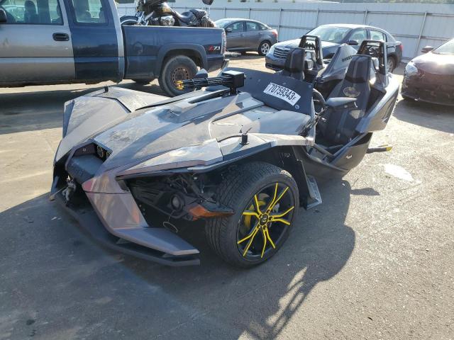 57XAASFA6G5107524 - 2016 POLARIS SLINGSHOT GRAY photo 2