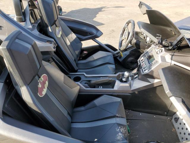 57XAASFA6G5107524 - 2016 POLARIS SLINGSHOT GRAY photo 5