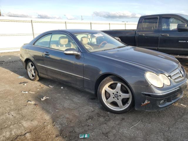 WDBTJ56H68F246529 - 2008 MERCEDES-BENZ CLK 350 GRAY photo 4