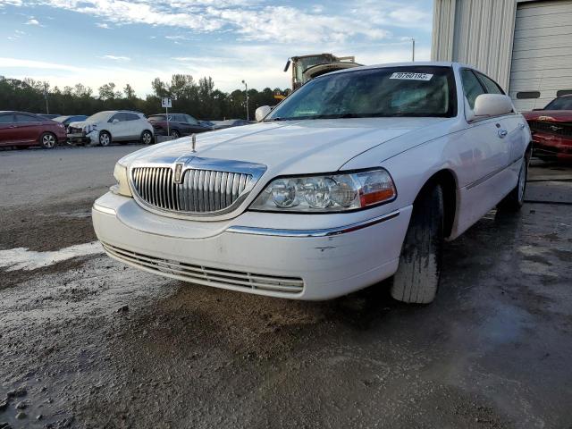 1LNHM81V57Y610385 - 2007 LINCOLN TOWN CAR SIGNATURE WHITE photo 1