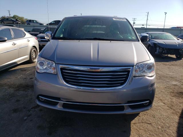 2C4RC1GG7DR623067 - 2013 CHRYSLER TOWN & COU LIMITED SILVER photo 5