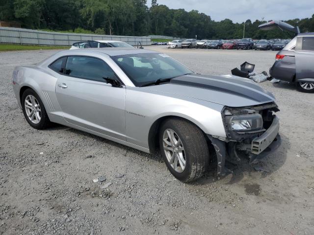 2G1FB1E32F9302927 - 2015 CHEVROLET CAMARO LS ვერცხლისფერი ფოტო 4