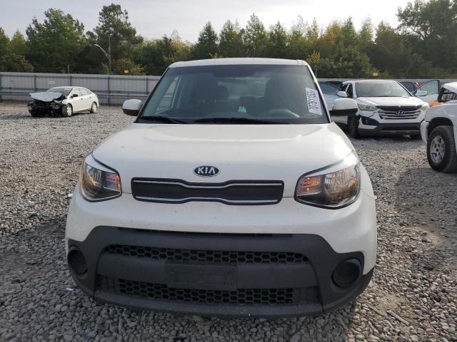 KNDJN2A29K7002065 - 2019 KIA SOUL WHITE photo 5